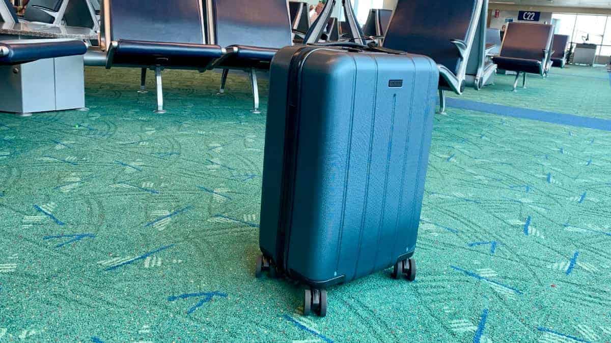 Chester luggage review travel carry-on spinner suitcase minima
